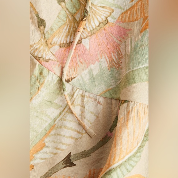H&M PATTERNED WRAP-FRONT DRESS Floral/Beige - Picture 5 of 12